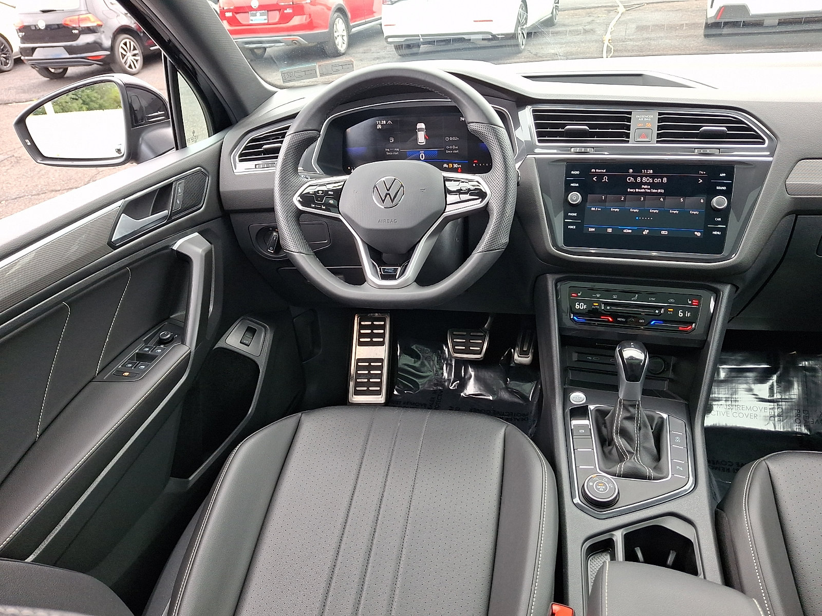 Used 2024 Volkswagen Tiguan SE R-Line AWD/4WD image 10