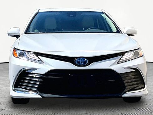 Used 2021 Toyota Camry XLE FWD image 4