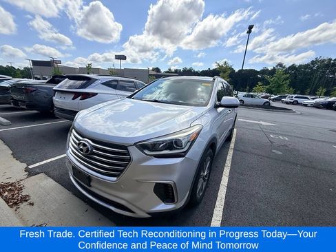 Used 2017 Hyundai Santa Fe SE AWD/4WD image 1