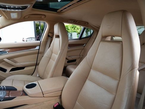Used 2013 Porsche Panamera image 23