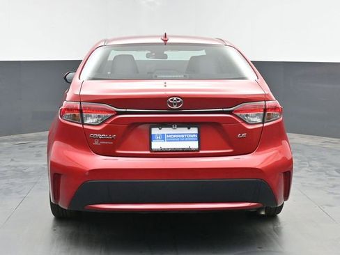 Used 2021 Toyota Corolla LE image 9