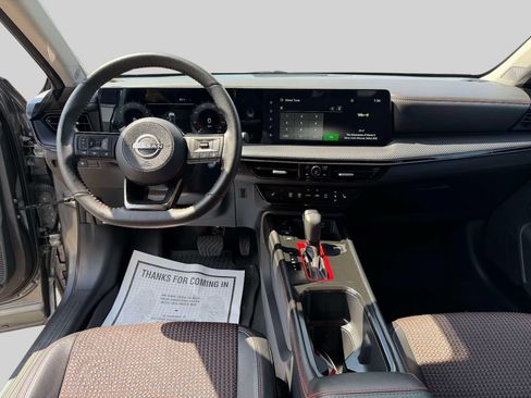 Used 2025 Nissan Kicks SR w/ SR Premium Package AWD/4WD image 19