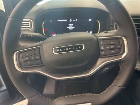 Used 2024 Jeep Wagoneer Series III image 7