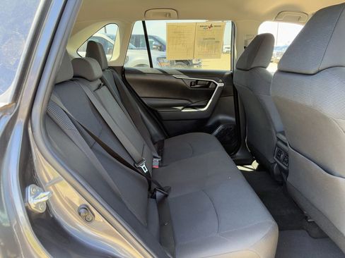 Used 2022 Toyota RAV4 LE image 28