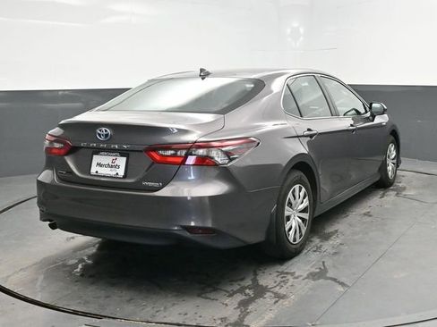 Used 2021 Toyota Camry LE image 6