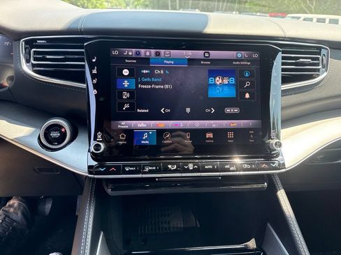 New 2026 Jeep Grand Wagoneer Limited AWD/4WD image 12