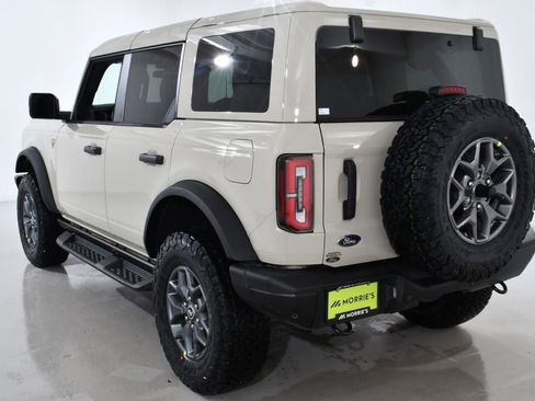 New 2025 Ford Bronco Badlands image 14