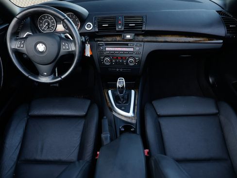 Used 2011 BMW 135i Convertible w/ Premium Pkg image 2