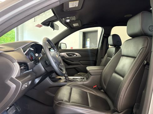Used 2023 Chevrolet Traverse LT AWD/4WD image 10