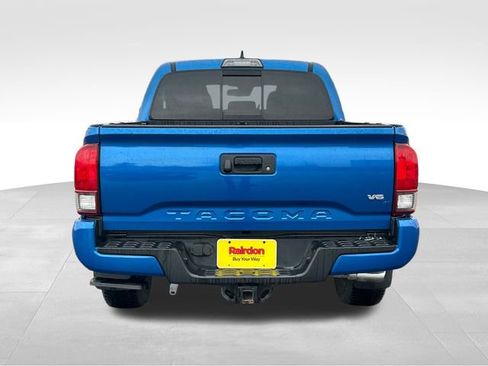 Used 2018 Toyota Tacoma TRD Sport image 7