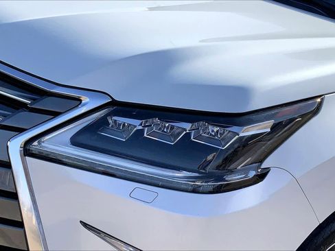 Used 2017 Lexus LX 570 w/ Luxury Package image 28
