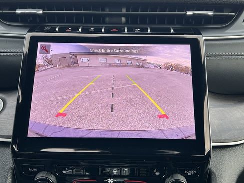 New 2025 Jeep Grand Cherokee L Limited AWD/4WD image 4