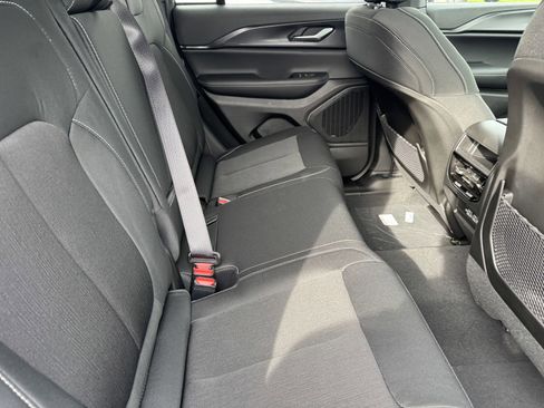 New 2025 Jeep Grand Cherokee Laredo X image 10