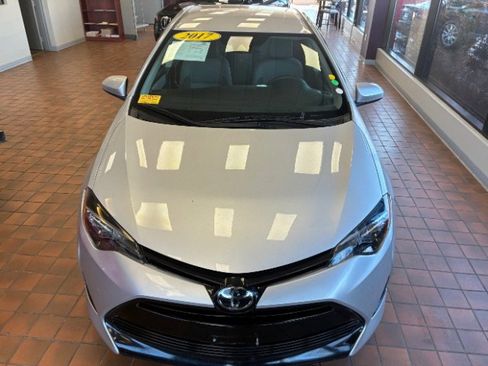 Used 2017 Toyota Corolla LE image 6