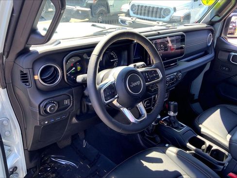 Certified 2024 Jeep Wrangler Unlimited Sahara w/ Dual Top Group AWD/4WD image 14