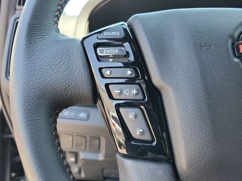 Used 2025 Nissan Frontier PRO-4X AWD/4WD image 16