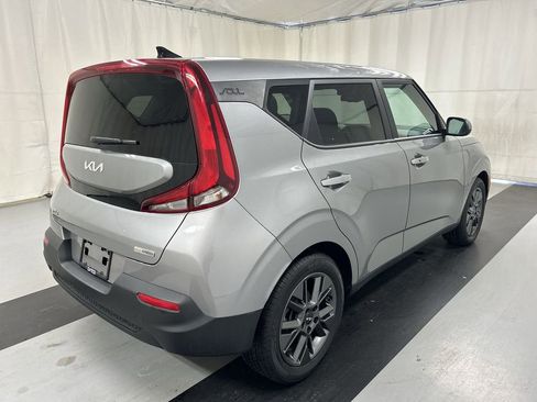 Used 2022 Kia Soul EX image 8