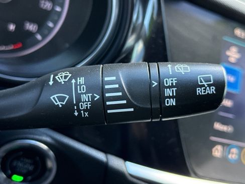 Used 2022 Buick Encore GX Select w/ Sport Touring Package image 24