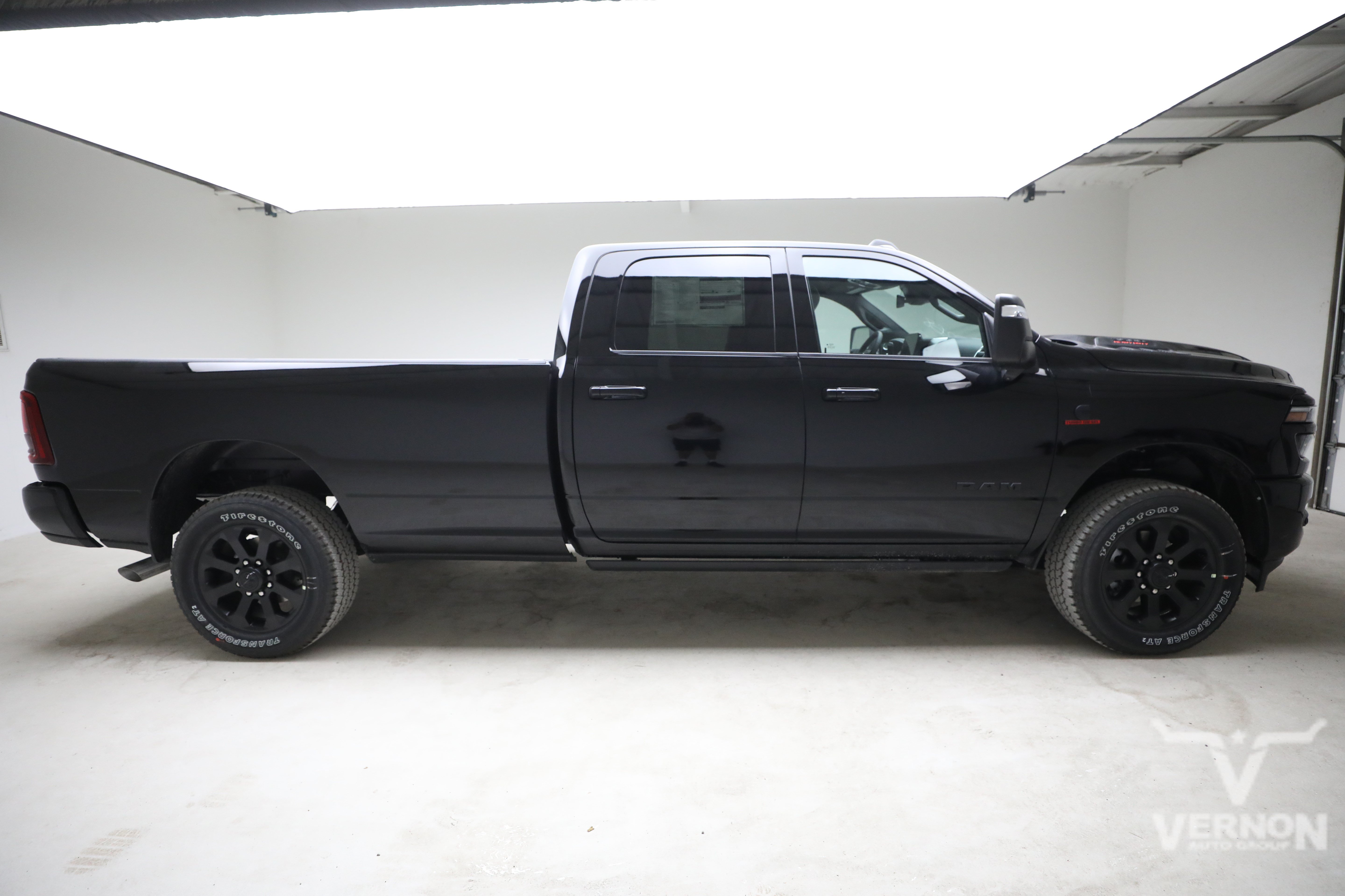 New 2026 RAM 3500 Laramie AWD/4WD image 6