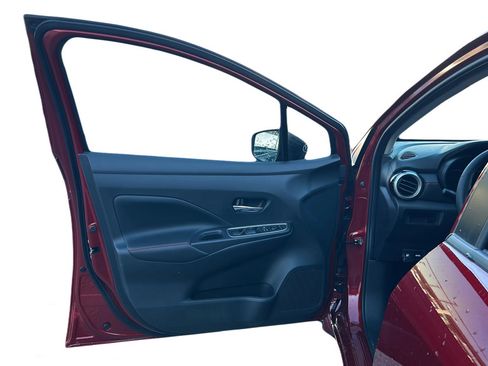 Used 2025 Nissan Versa SR w/ Trunk Package FWD image 30