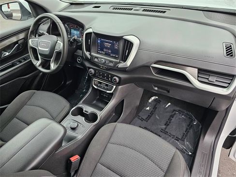 Used 2024 GMC Terrain SLE image 16