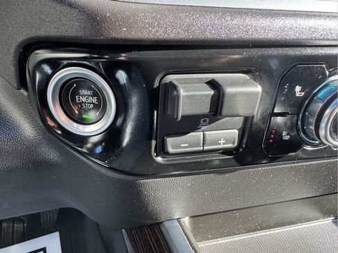 Used 2024 GMC Sierra 1500 Elevation image 24