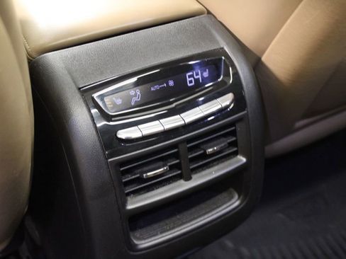 Used 2017 Cadillac XT5 Platinum w/ Driver Assist Package image 45