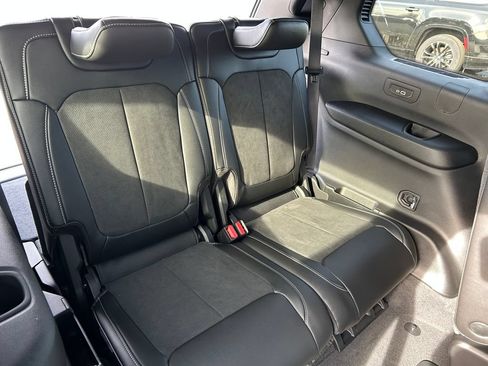 New 2025 Jeep Grand Cherokee L Altitude AWD/4WD image 27