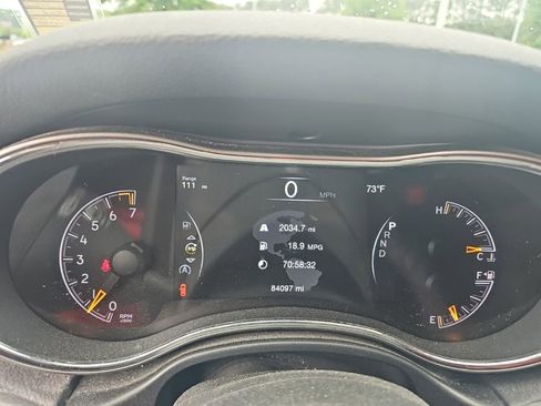 Used 2019 Jeep Grand Cherokee Laredo w/ Laredo X Package RWD image 11