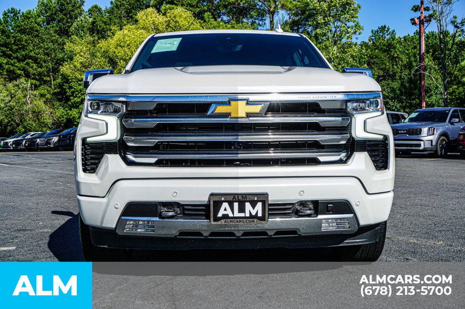 Used 2024 Chevrolet Silverado 1500 High Country w/ High Country Premium Package AWD/4WD image 9