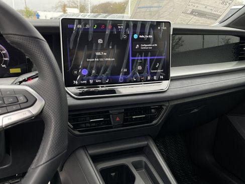 New 2026 Volkswagen Tiguan SE R-Line image 17