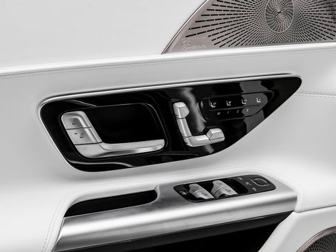 Used 2026 Mercedes-Benz Maybach SL 680 image 48