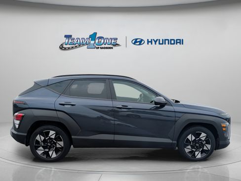Used 2025 Hyundai Kona SEL FWD image 9