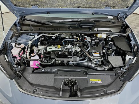 Used 2025 Toyota Prius LE image 32