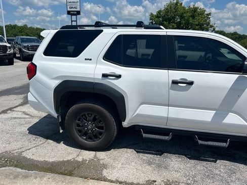 Used 2025 Toyota 4Runner SR5 AWD/4WD image 3