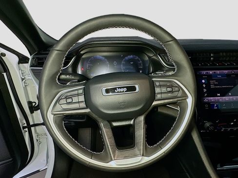 Used 2024 Jeep Grand Cherokee Limited w/ Trailer Tow Package image 10