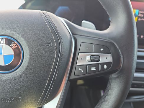 Used 2025 BMW X5 xDrive50e image 18