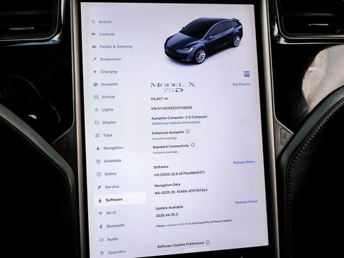 Used 2018 Tesla Model X 75D image 23