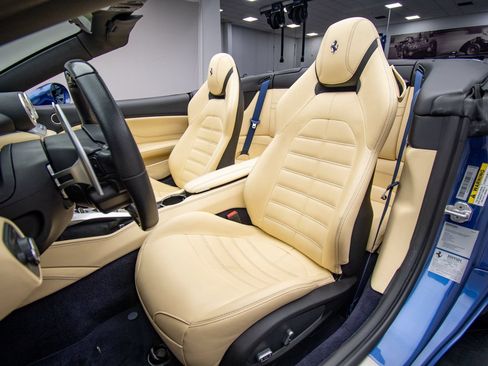 Used 2016 Ferrari California T RWD image 21