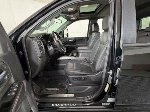 Used 2023 Chevrolet Silverado 2500 LTZ w/ LTZ Plus Package image 8