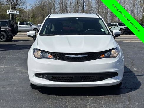 Used 2023 Chrysler Voyager LX FWD image 33