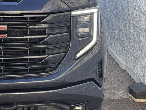 Used 2023 GMC Sierra 1500 Elevation image 3