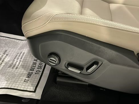 Used 2026 Volvo XC60 B5 Plus w/ Protection Package Premier AWD/4WD image 11