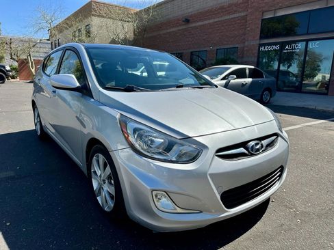 Used 2012 Hyundai Accent SE image 3
