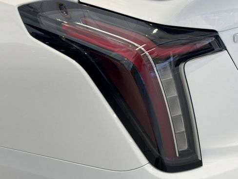 Used 2025 Cadillac CT5 V Blackwing w/ Carbon Fiber 2 Package RWD image 9