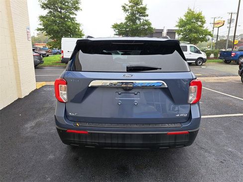 Used 2021 Ford Explorer XLT image 5