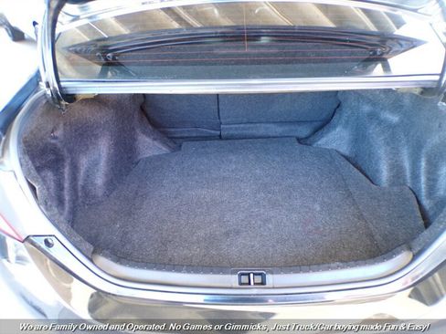 Used 2017 Toyota Corolla SE FWD image 9