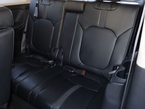 Used 2025 Honda Pilot EX-L image 6