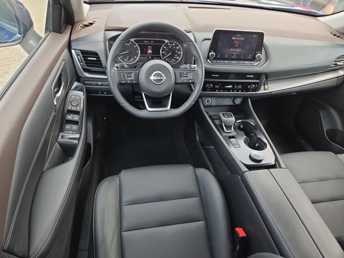 Used 2023 Nissan Rogue SV w/ SV Premium B Package AWD/4WD image 8