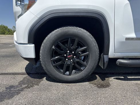 Used 2019 GMC Sierra 1500 Elevation w/ Elevation Value Package AWD/4WD image 8